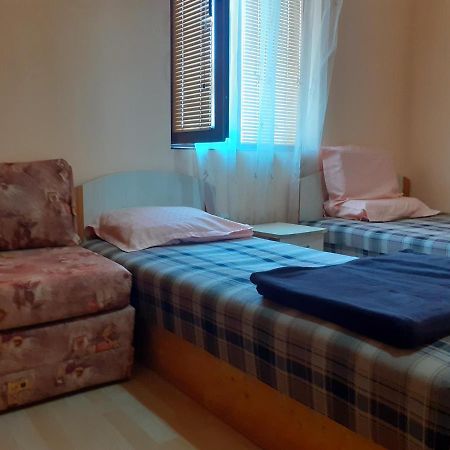 Guest House Edelvais Dve Mogili Exterior foto