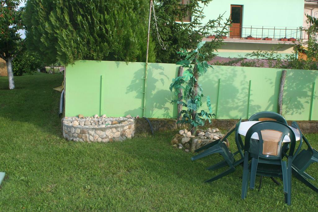 Guest House Edelvais Dve Mogili Exterior foto